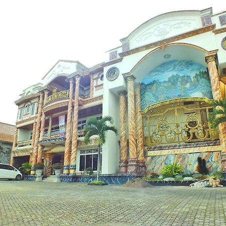 Delaga Biru Convention Hotel Bogor Extérieur photo