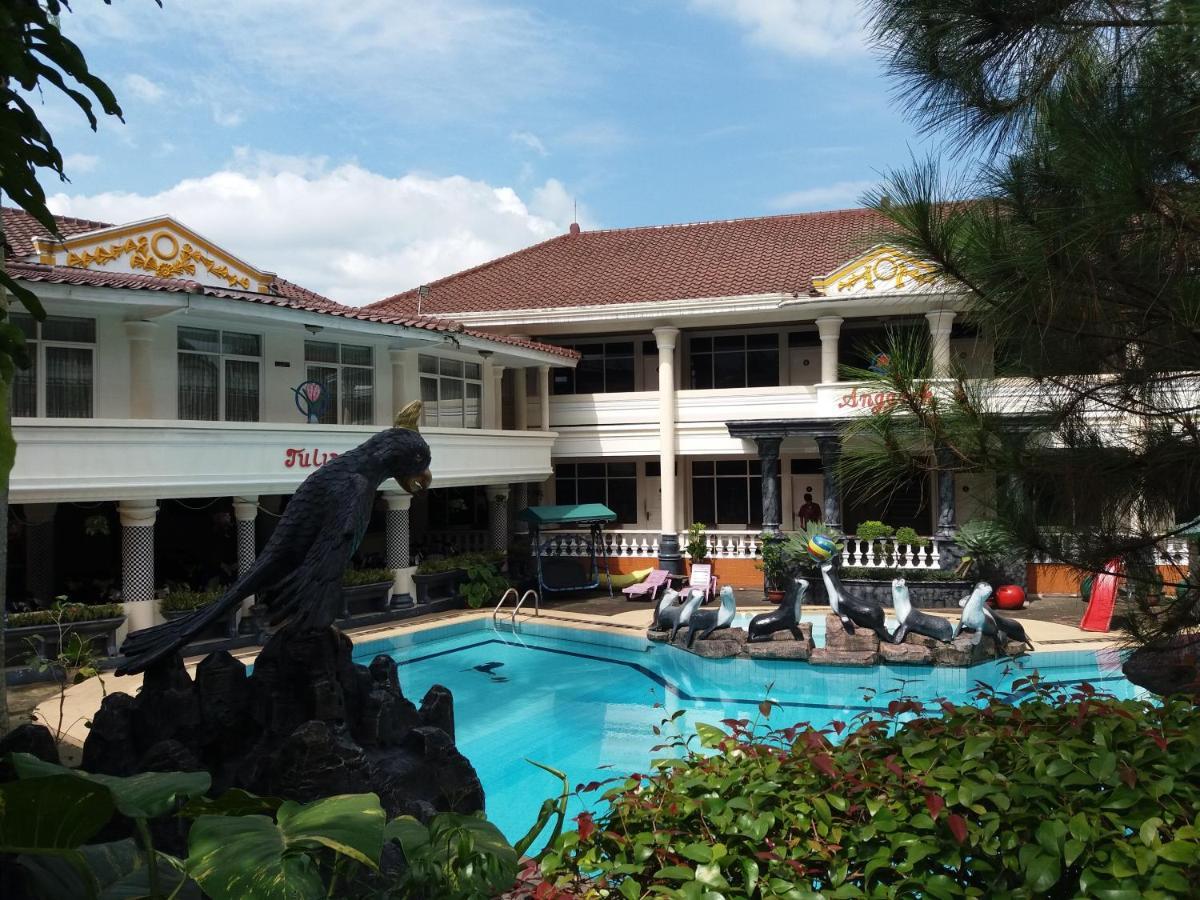 Delaga Biru Convention Hotel Bogor Extérieur photo