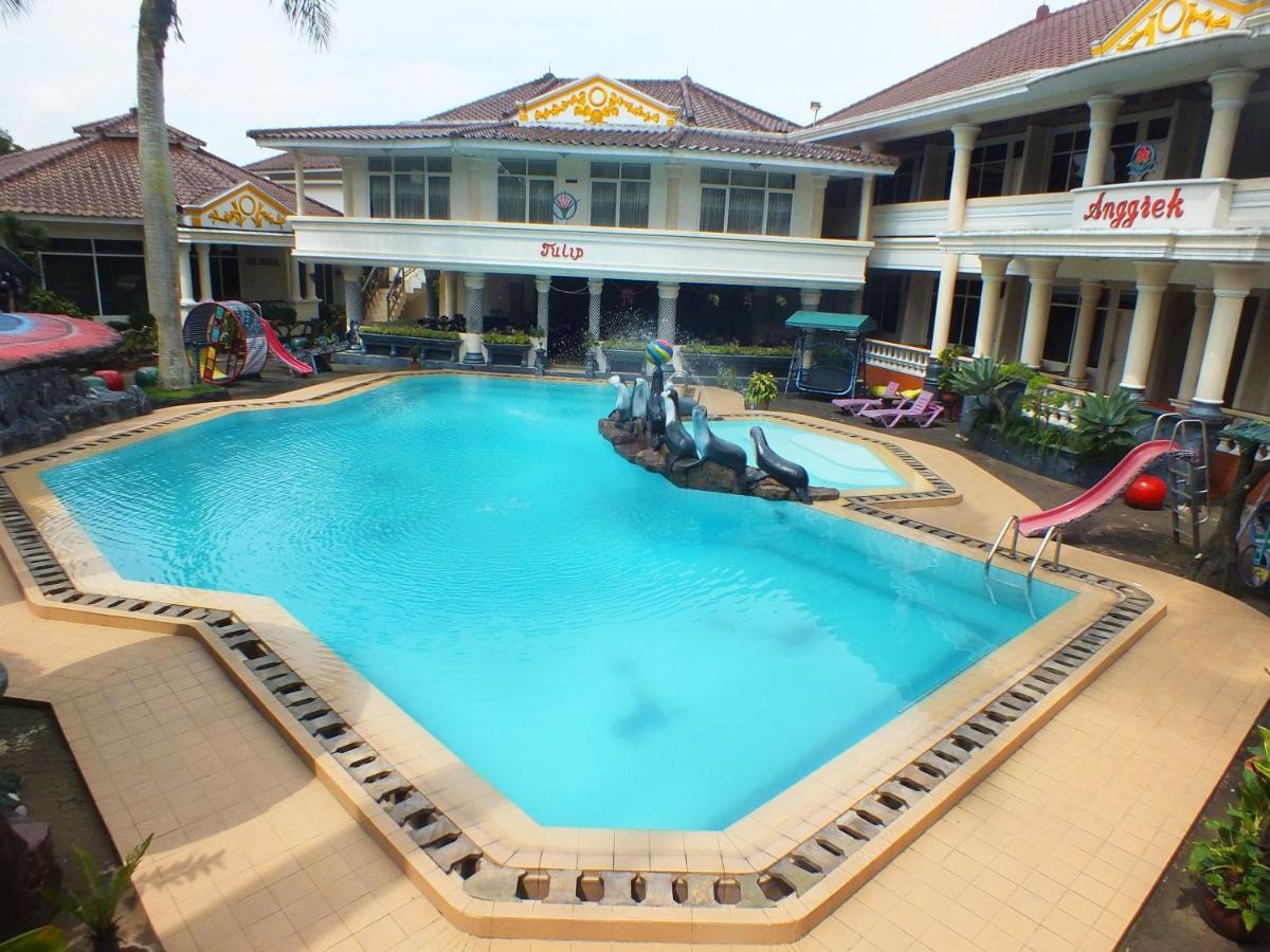Delaga Biru Convention Hotel Bogor Extérieur photo